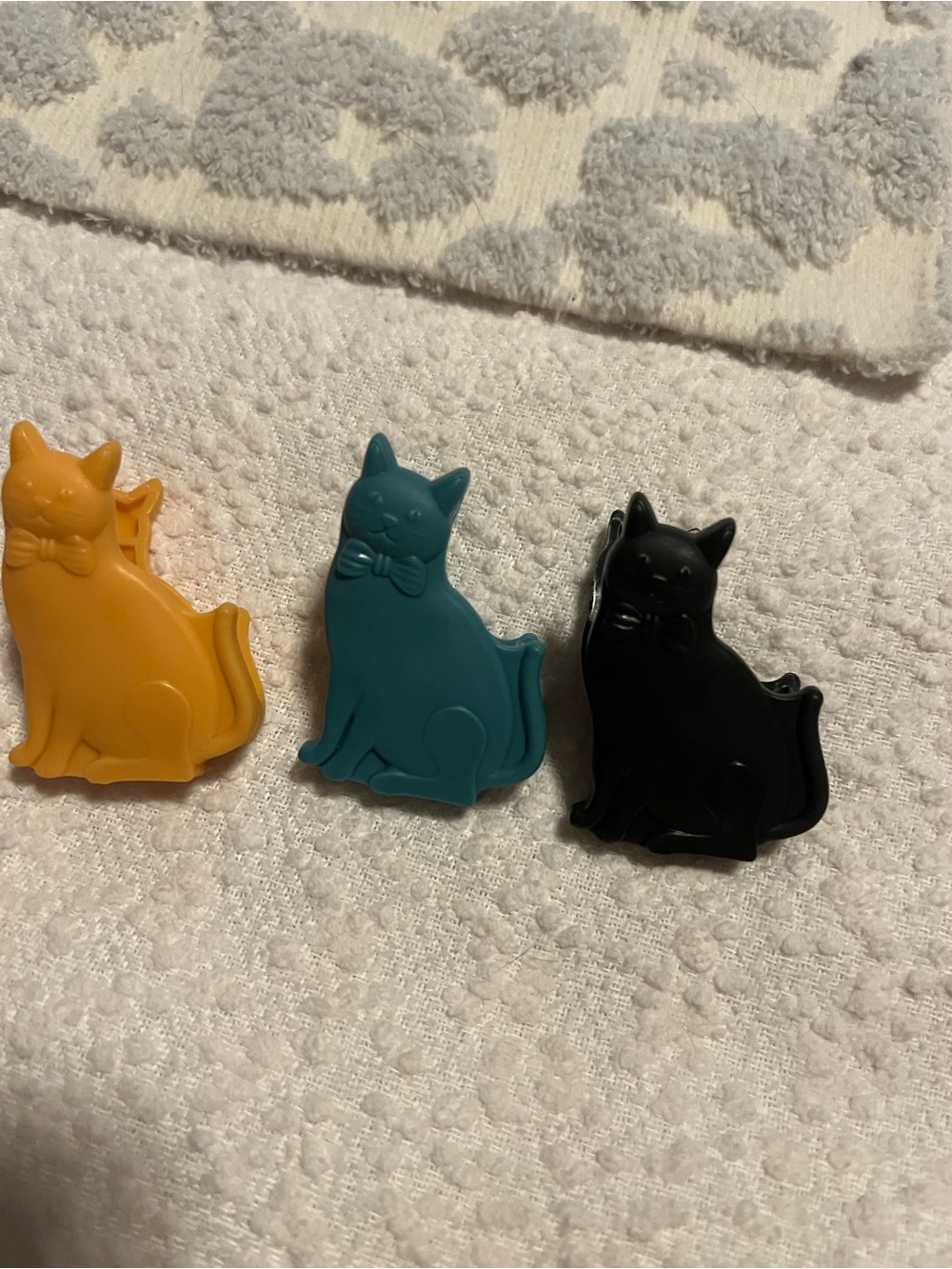 Set of 3 Cat magnetic clips  - Yellow, Teal, Black